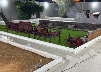 استراحة بمجلس وفناء خارجي