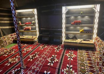 مخيم ببيت شعر وجلسة خارجية 