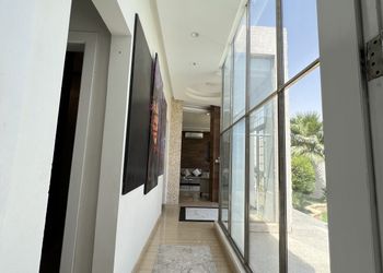 شاليه بمسبح وألعاب اطفال