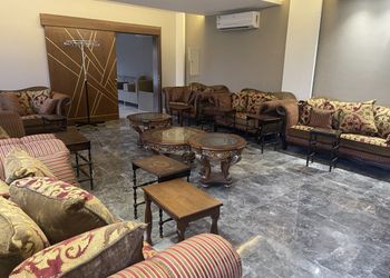 استراحة بمسطح اخضر وجلسه خارجيه