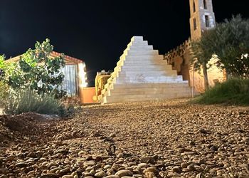 كرفان بأسرة مفردة ومرافق مشتركة