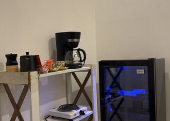 شقة بصالة أنيقة ودخول ذاتي