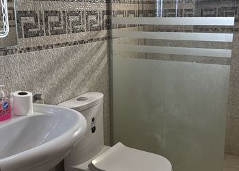 استديو بسرير ماستر وجلسة 