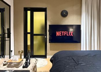 استديو بتصميم أنيق ودخول ذاتي 