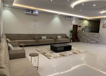 شاليه بصالة مطلة على المسبح 