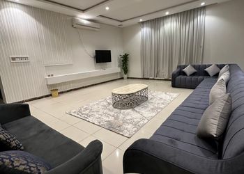 شاليه صاله مع مطبخ وجلسه خارجيه