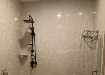 استديو بسرير ماستر وجلسة مريحة 