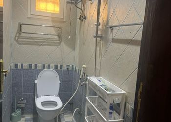 شقة بثلاث غرف نوم وصالة