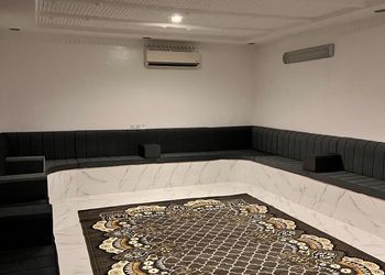استراحة بمسطح اخضر ومجالس