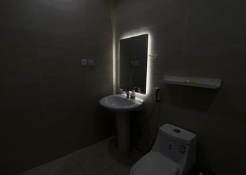 استديو بسرير ماستر وجلسة 