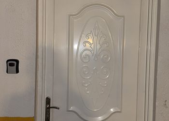 استديو بسرير ماستر وجلسة جانبية 