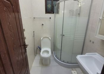 شقة باربع غرف نوم وصالة