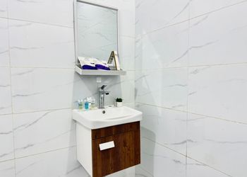 استديو بسرير ماستر وجلسة جانبية