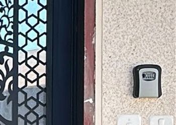 استديو بسرير ماستر وجلسة جانبية 