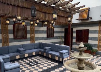 استراحة بمسطح اخضر ومجالس
