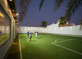 منتجع فندقي بمسطح اخضر
