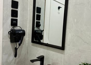 استديو بأثاث مريح وبسيط 