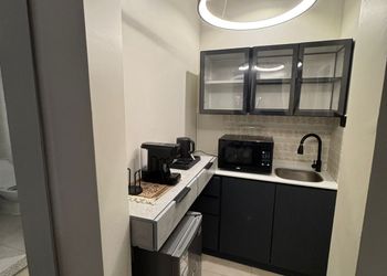 استديو بسرير ماستر وجلسة جانبية 