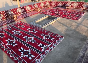 مخيم ببيت شعر وجلسة خارجية 
