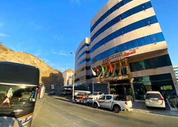استديو ثلاث اسرة فردية