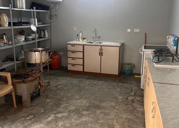استراحة بملعب كرة قدم ومجلس 