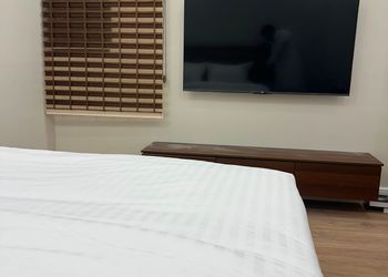 استديو بأثاث مريح وبسيط 