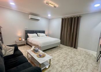 استديو هادئ بدخول ذاتي 