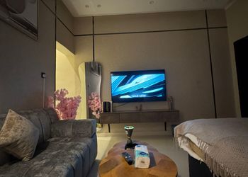 استديو هادئ بدخول ذاتي 