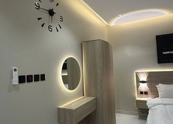 استديو بسرير ماستر وجلسة جانبية 