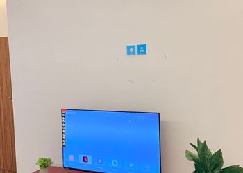 استديو بسرير ماستر 
