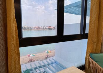 استديو بسرير ماستر وجلسة جانبية 