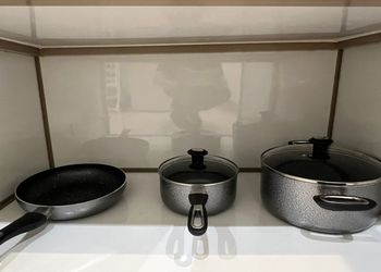 شقة بغرفة معيشة وغرفتين نوم 
