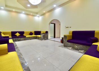 استراحة بمسطح اخضر وألعاب أطفال