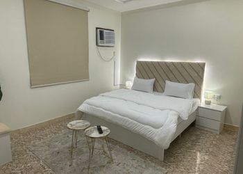 استديو بأثاث مريح وبسيط 