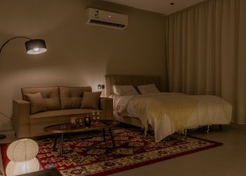 استديو بتصميم هادئ وسرير ماستر