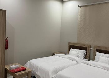 استديو بسريرين مفردة و أثاث مريح