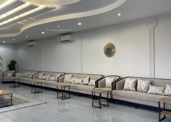 شاليه بمسطح اخضر ومسبح