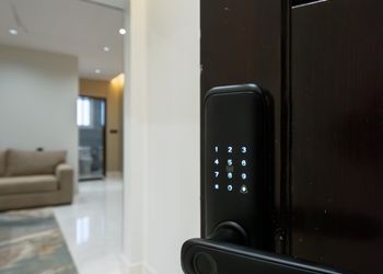 شقة بغرفتين نوم وصالة مريحه 