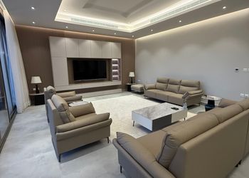 شالية بتصميم أنيق بمسبح 