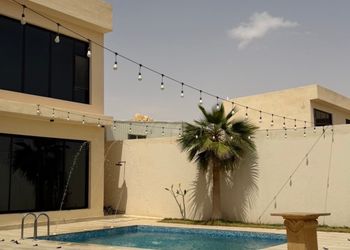 استراحة بجلسة خارجية و مسبح