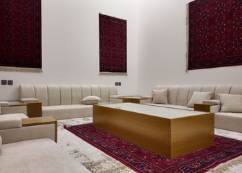 شاليه بجلسة خارجية ومسبح 