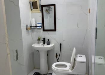 استديو بسرير ماستر وجلسة جانبية