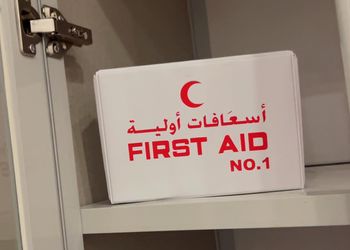 شقة بصالة مريحة وغرفة نوم 