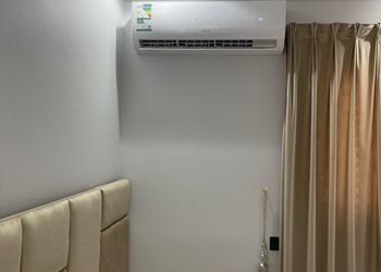 استديو بأثاث مريح وبسيط 