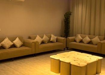 شاليه بمسطح اخضر وجلسة خارجية 