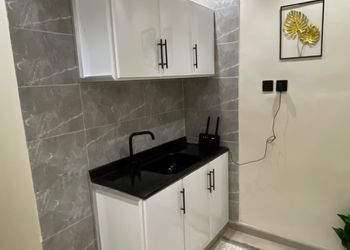 استديو بسرير ماستر وجلسة 