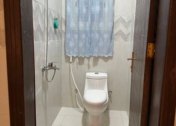 شقة بغرفة معيشة وغرفتين نوم 