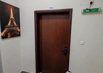 استديو هادئ بسرير ماستر 