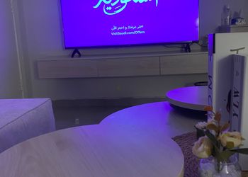 استديو بسرير مريح وتصميم هادئ 