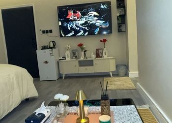 استديو بسرير ماستر وجلسة 